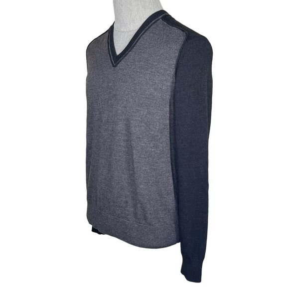 Men’s Banana Republic Extra Fine Merino Wool V-Neck Sweater Size Large - Picture 10 of 10